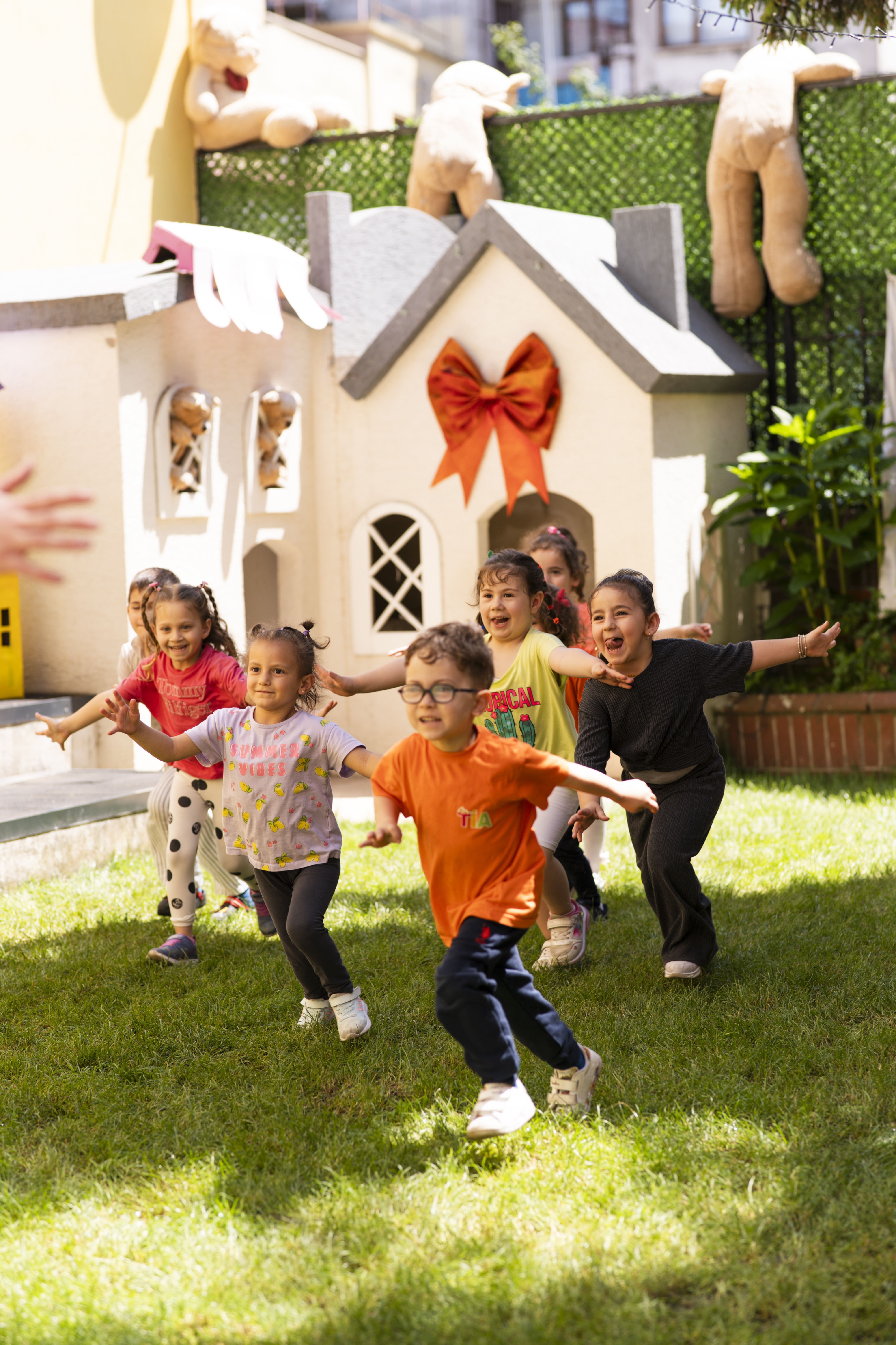 TİA Okul Öncesi Eğitim Merkezi - Bahçede Oyun